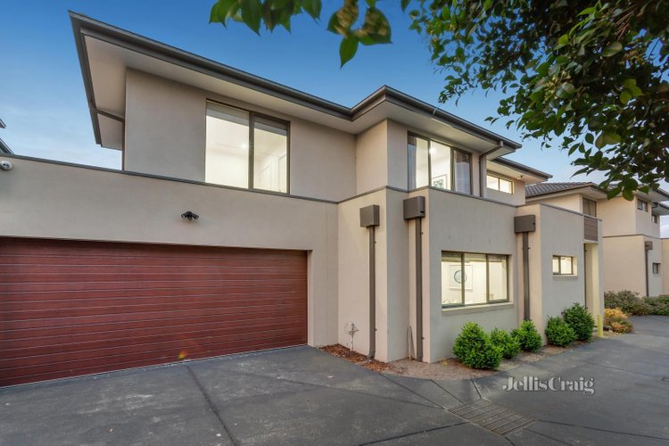 2 3 Hakea Court Mount Waverley 3149