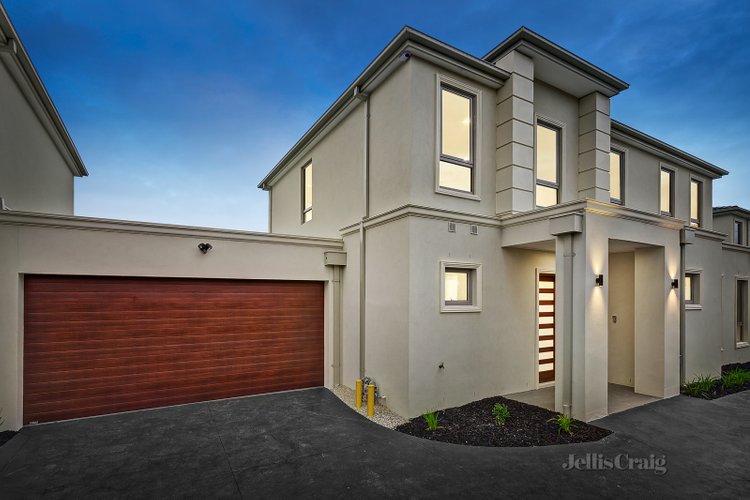 2/3 Meadow Grove Balwyn 3103