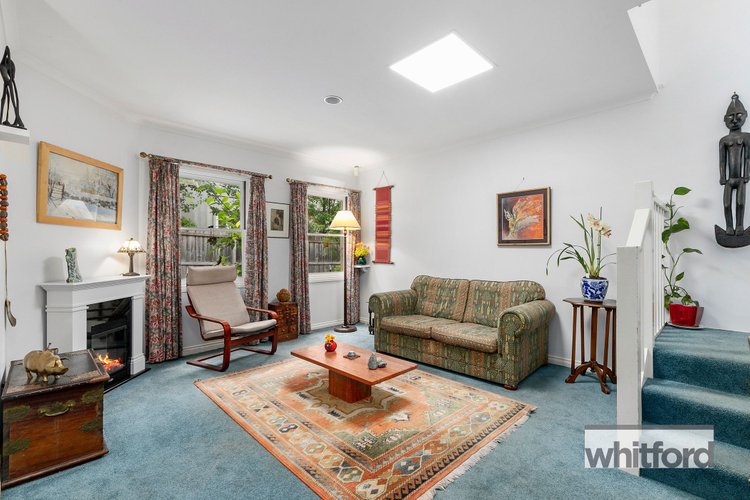 2/3 Pevensey Street, Geelong