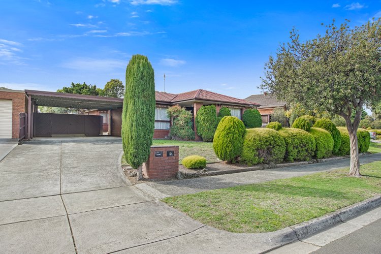 23 Raphael Drive Wheelers Hill 3150
