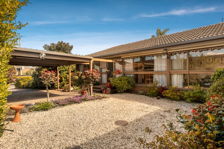 23 Rowitta Drive Glen Waverley 3150