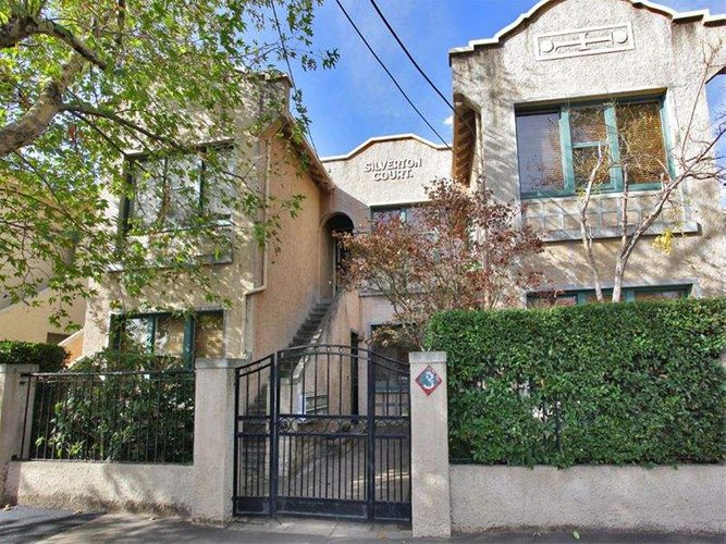 2 3 Ruskin Street Elwood 3184