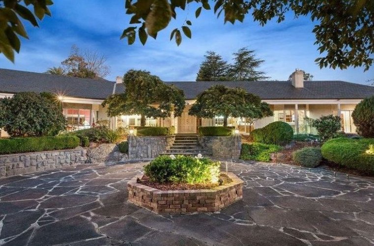 23 Sarah Crescent Templestowe 3106