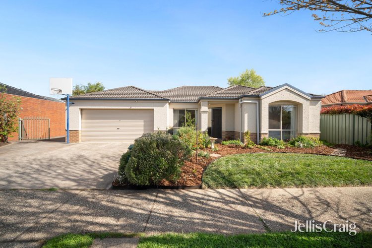 23 St Helens Avenue Lake Gardens 3355