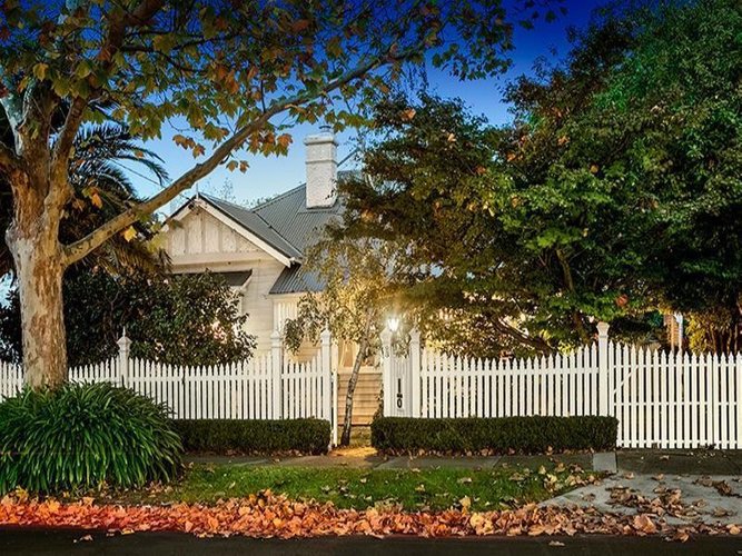 23 Stanley Grove Canterbury 3126