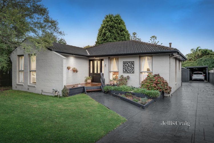 23 Vanbrook Street Forest Hill 3131