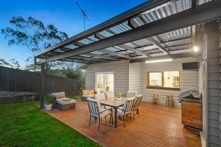 23 Warrington Crescent Wattle Glen 3096