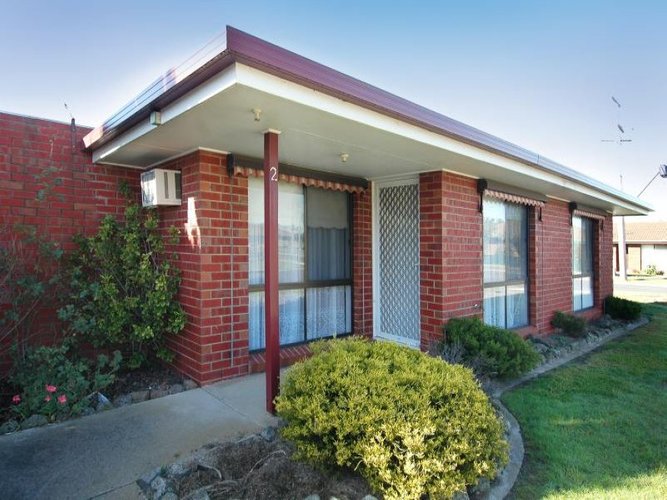 2 30-32 Enfield Drive St Albans Park 3219