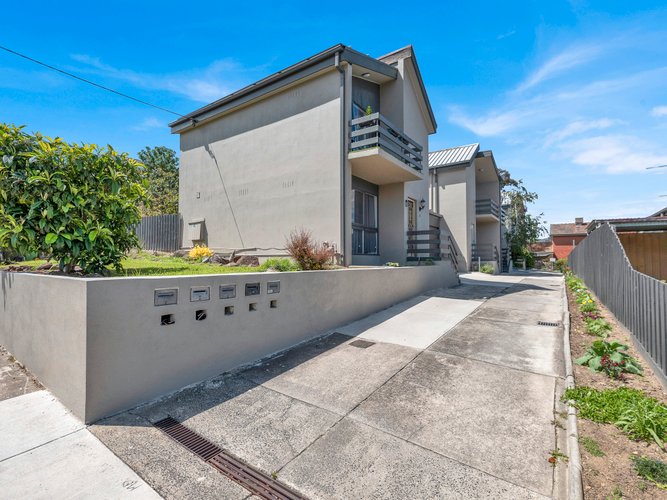 2/30 Livingstone Street Ivanhoe 3079
