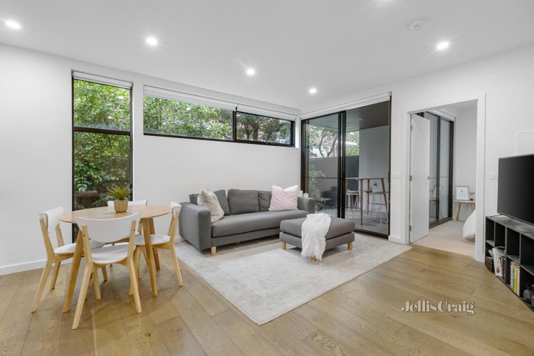 2 304 Glen Eira Road Elsternwick 3185