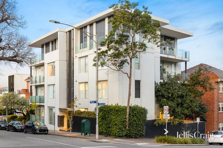 2 304 Walsh Street South Yarra 3141