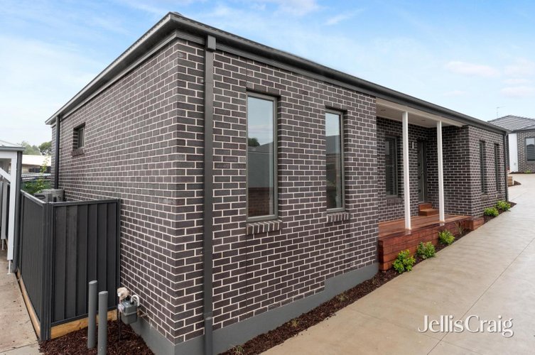 2/304 York Street  Ballarat East 3350
