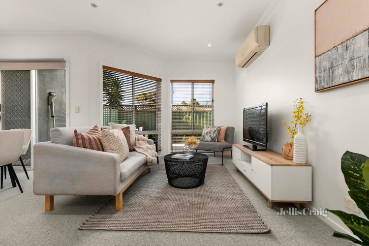 23 2 Newmarket Way Flemington 3031