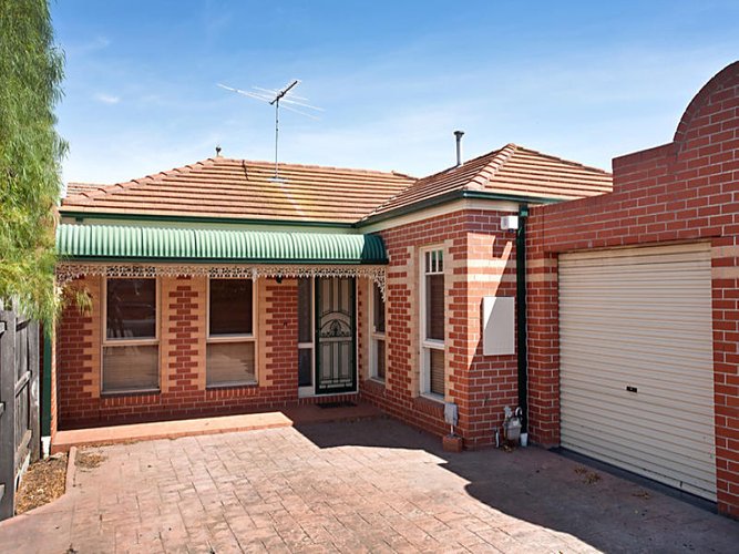 2 32 Severn Street Yarraville 3013