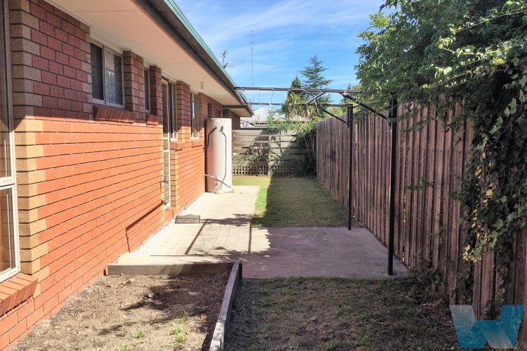 2/327 Main Street, Bairnsdale