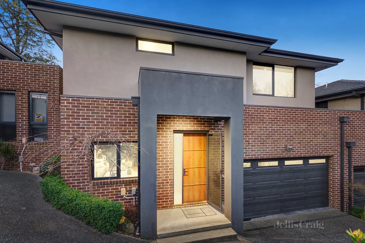 2/33 Blackburn Road Doncaster East 3109