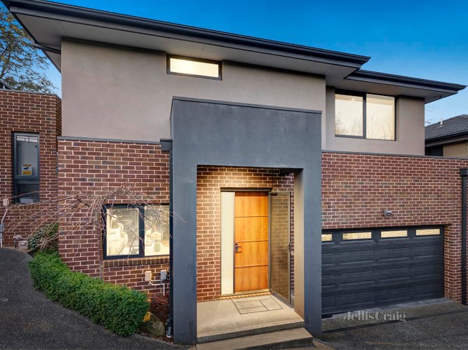 2 33 Blackburn Road Doncaster East 3109