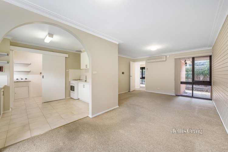 2 33 Cumming Street Brunswick West 3055