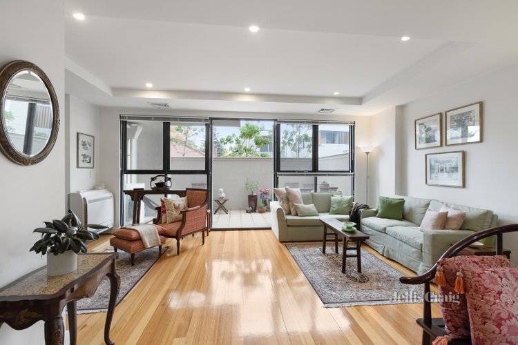 2 34 Macfarlan Street South Yarra 3141