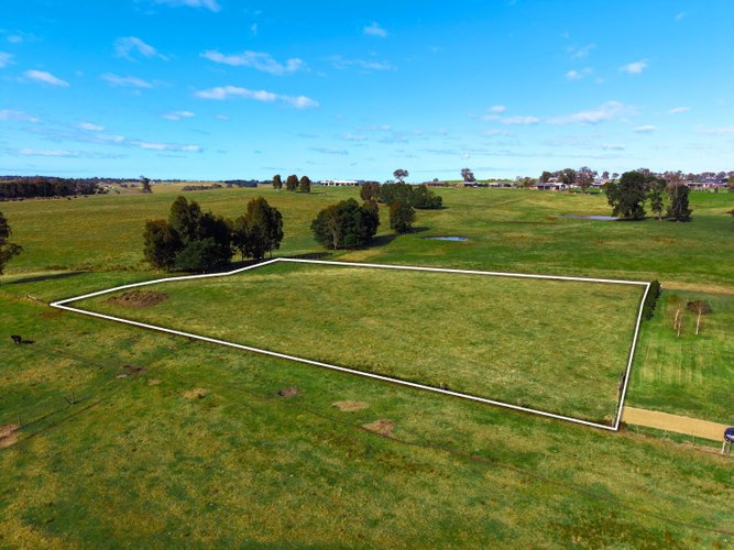 236B Clifton West Road, Wy&nbsp;Yung