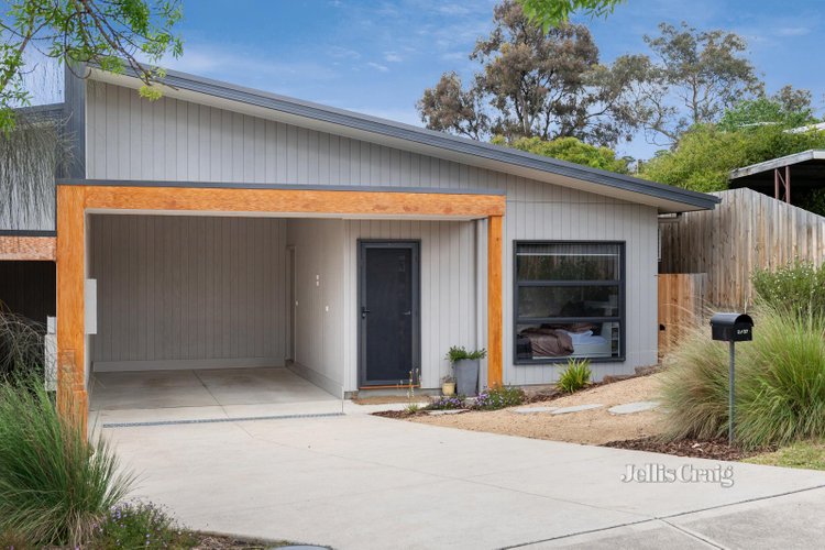 2 37 Phipps Crescent Diamond Creek 3089