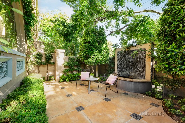 2/377 Dandenong Road Armadale 3143
