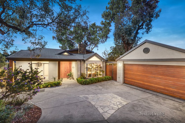 2/39 Henry Street Eltham 3095