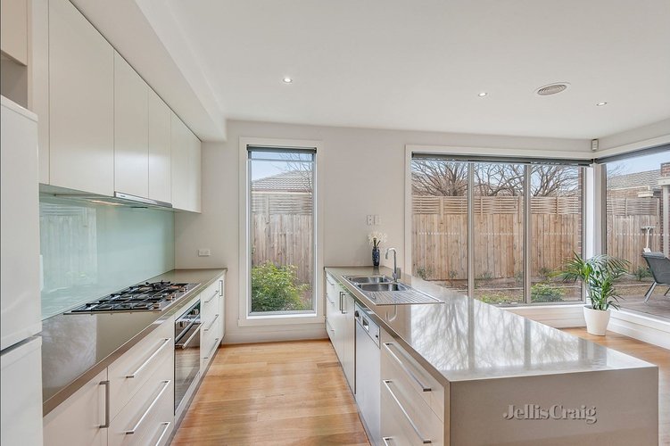 2/39 Kemp Avenue Mount Waverley 3149