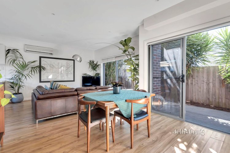 2 39 Service Street Coburg 3058