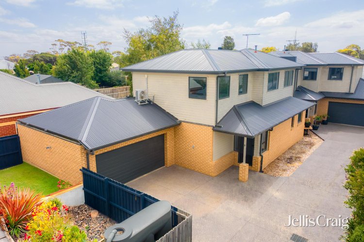 2 396 Autumn Street Herne Hill 3218