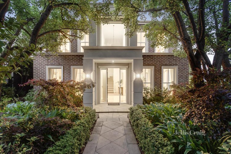 24 Alma Road Camberwell 3124