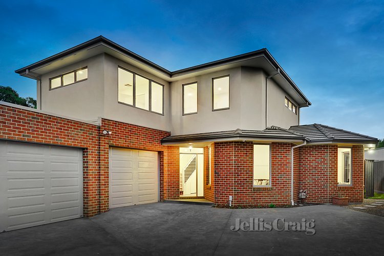 2/4 Anthony Crescent Box Hill North 3129