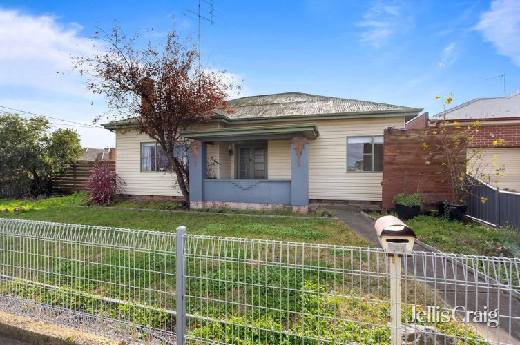 24 Birdwood Avenue  Sebastopol 3356
