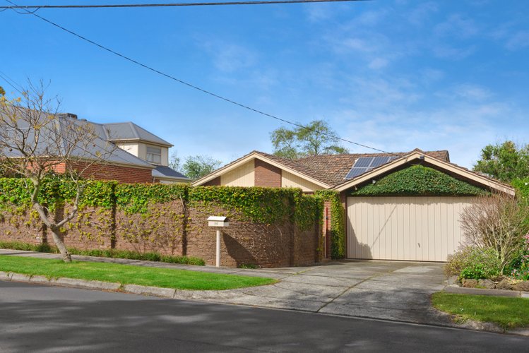 24 Bizley Street Mount Waverley 3149