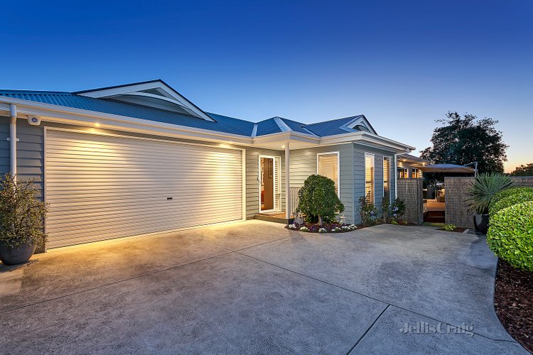 2/4 Browning Road Boronia 3155
