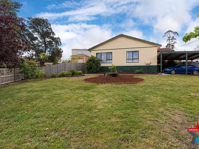 24 Carawa Street Mooroolbark 3138