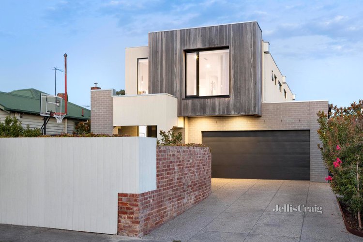 24 Carthew Grove Preston 3072