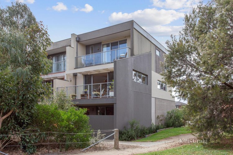 24 Chicquita Circuit Mentone 3194