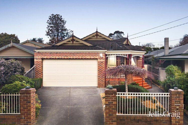 24 Cobham Road Mitcham 3132