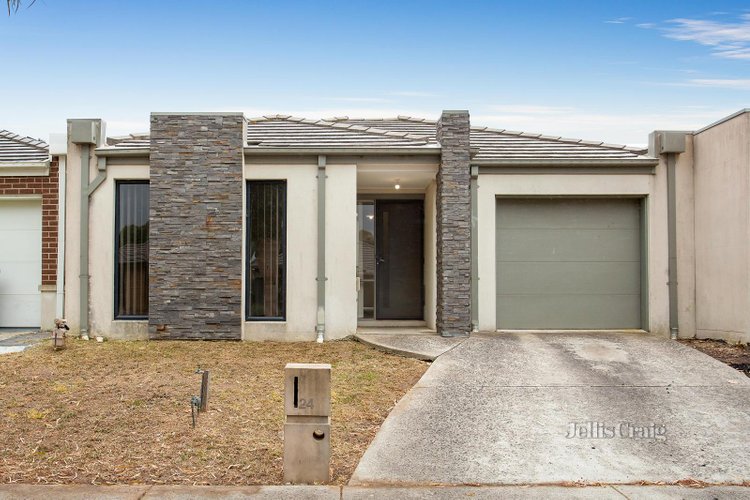 24 Cortland Street Doreen 3754