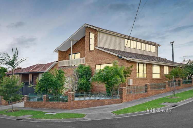 24 Dakota Drive Thomastown 3074