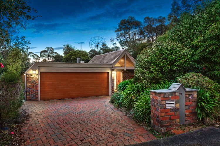 24 Dean Avenue Mount Waverley 3149