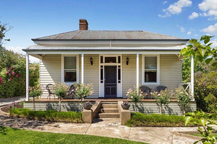 24 Doveton Street Castlemaine 3450