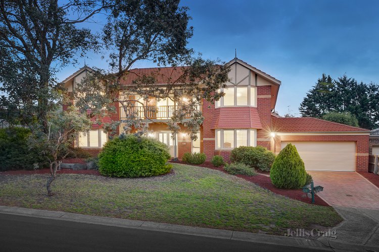 24 Erinne Court St Helena 3088