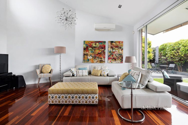24 Esmale Street Strathmore 3041