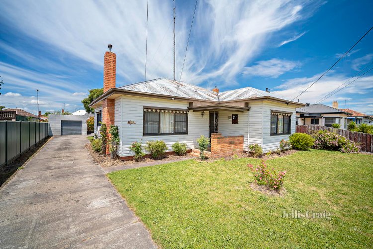 24 Grammar Street Wendouree 3355