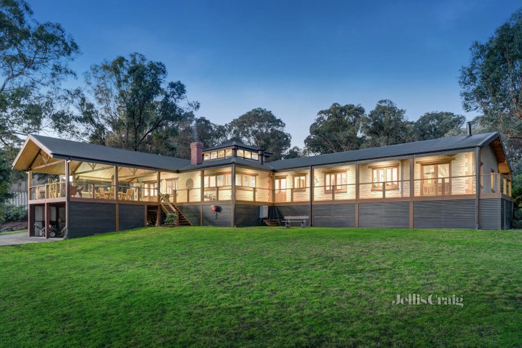 24 Gumtree Road Research 3095