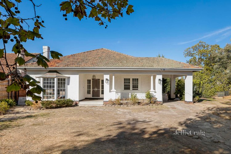 24 Hillcrest Avenue Kew 3101