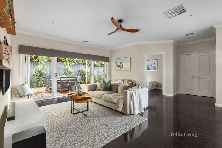 2 4 Hull Street Bentleigh East 3165