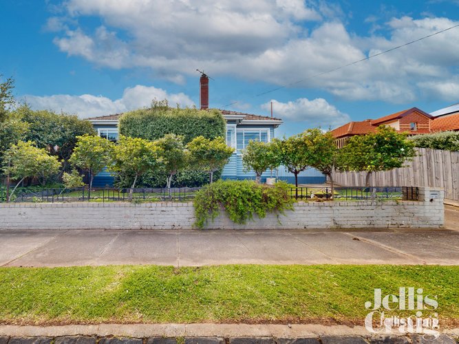 24 Laluma Street  Essendon 3040